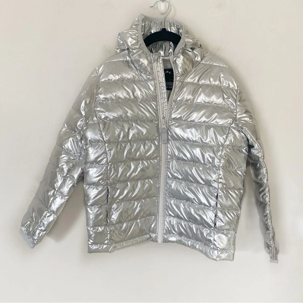 NWT Primary Kids Lightweight Puffer Jacket Silver Foil Metallic size 6 - 7
